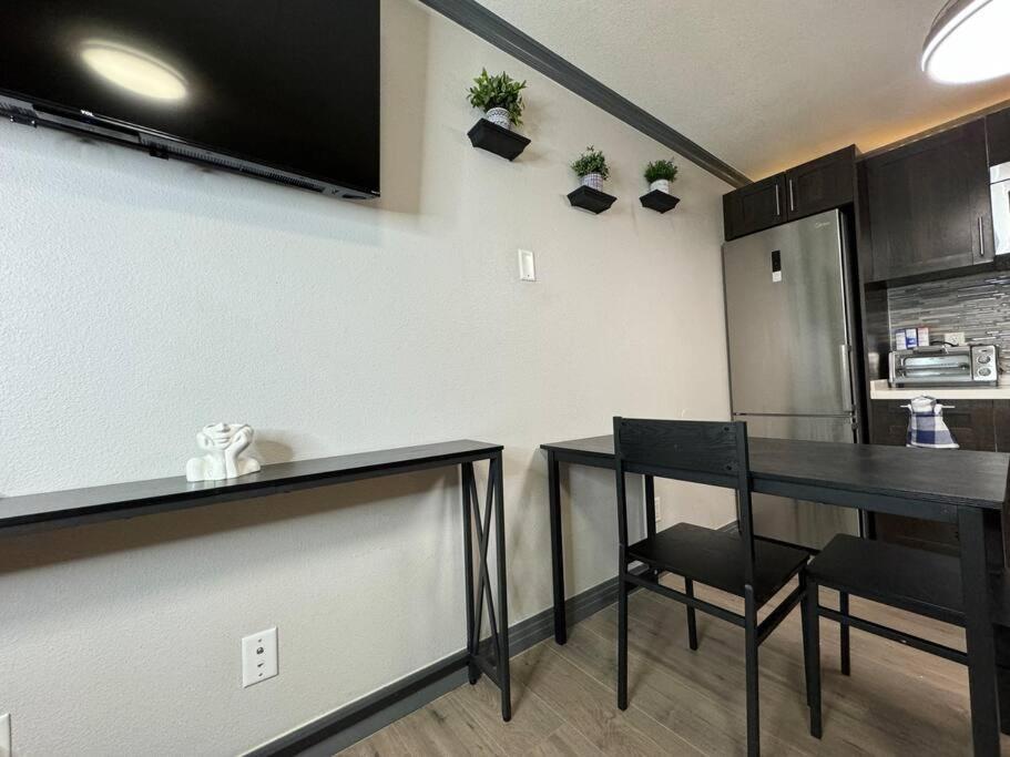 Modern Condo Near Fremont Street Las Vegas Bagian luar foto