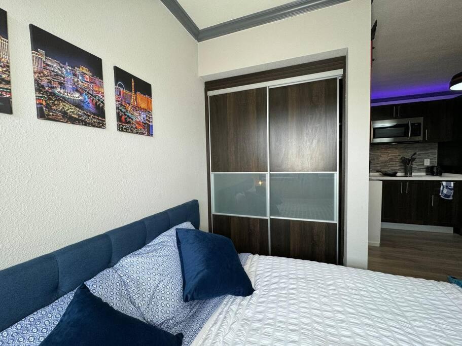 Modern Condo Near Fremont Street Las Vegas Bagian luar foto