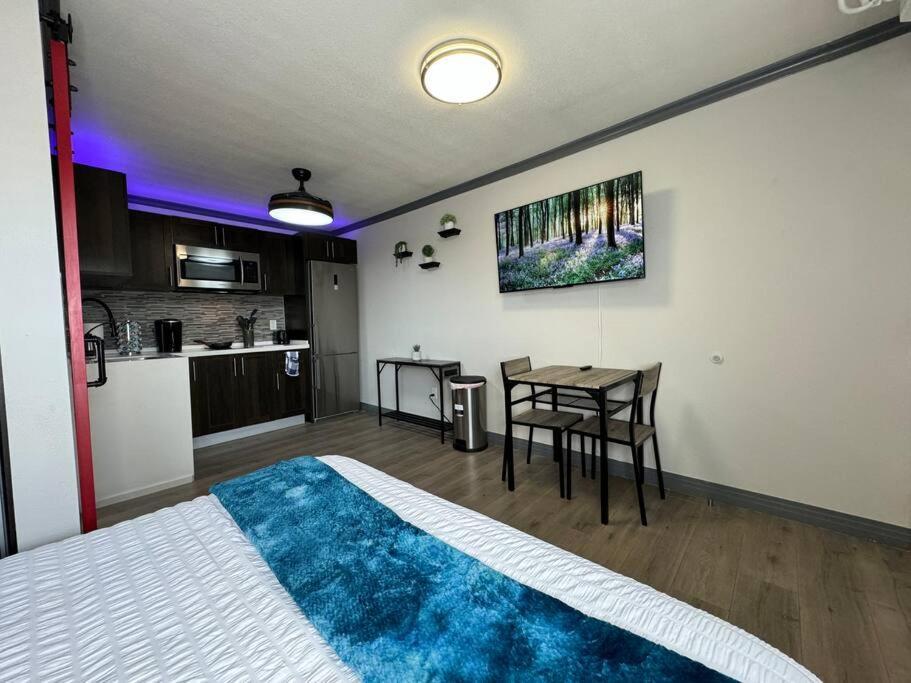 Modern Condo Near Fremont Street Las Vegas Bagian luar foto