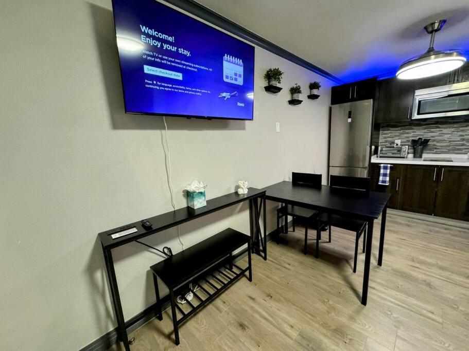 Modern Condo Near Fremont Street Las Vegas Bagian luar foto